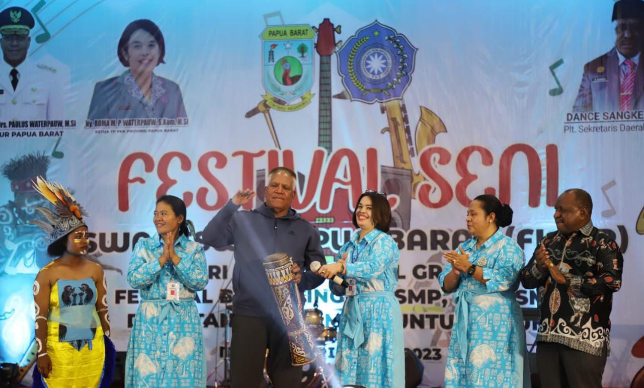 Festival Seni Kembangkan Bakat Generasi Milenial Papuaku